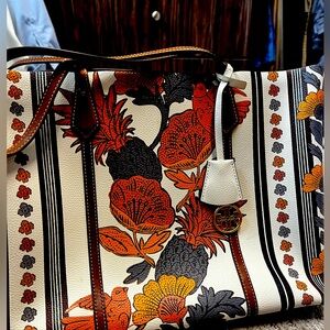 Tory Burch perfect fall tote